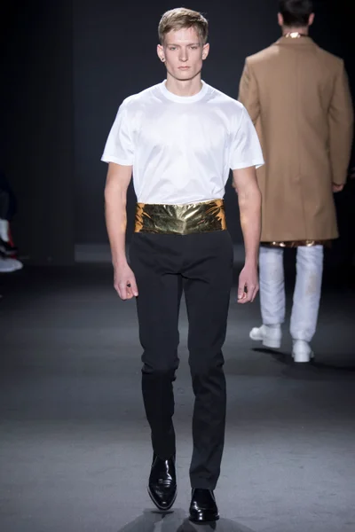 Look 9